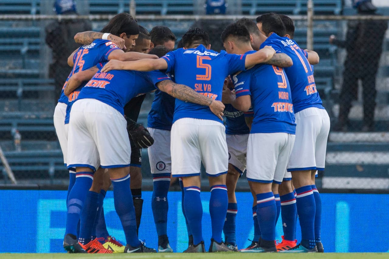 Cruz Azul llegó a 27 puntos tras 17 jornadas y a reserva del resto de los partidos en la jornada ocupan la cuarta posición general.