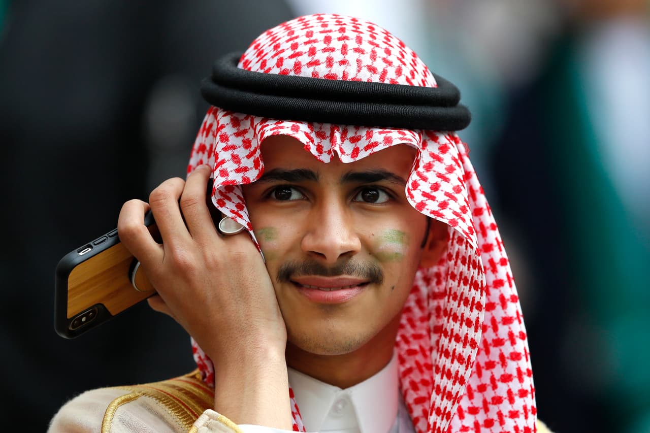 Fanáticos de Rusia y de Arabia Saudí, junto a uno que otro invitado de otros países, hicieron parte de la fiesta previa al partido inicial del Mundial en la jornada inaugural.