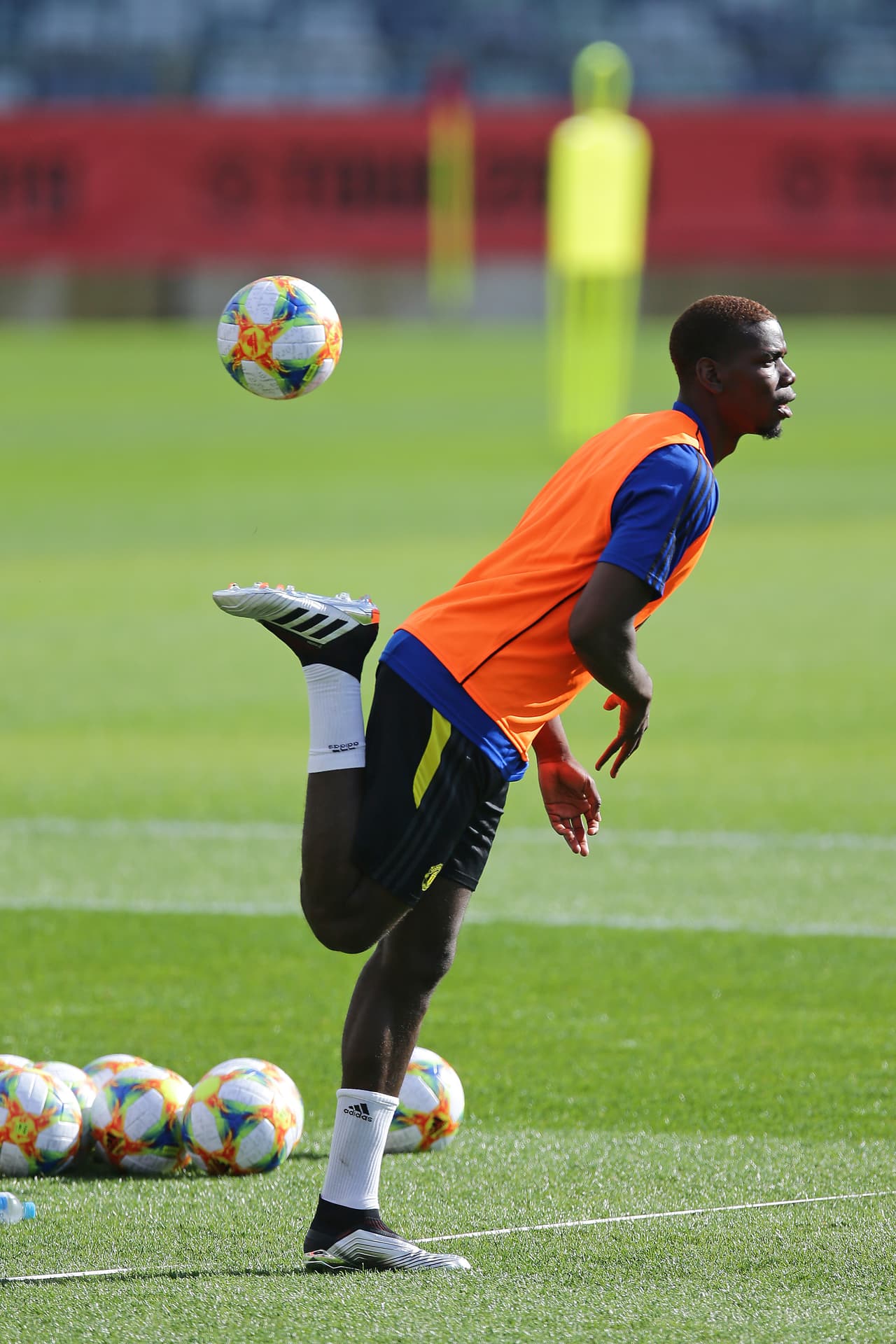 Manchester United está en su pretemporada en Australia con el francés Paul Pogba, que a pesar de los rumores de mercado de verano que lo ubican fuera del equipo sigue en entrenamientos.