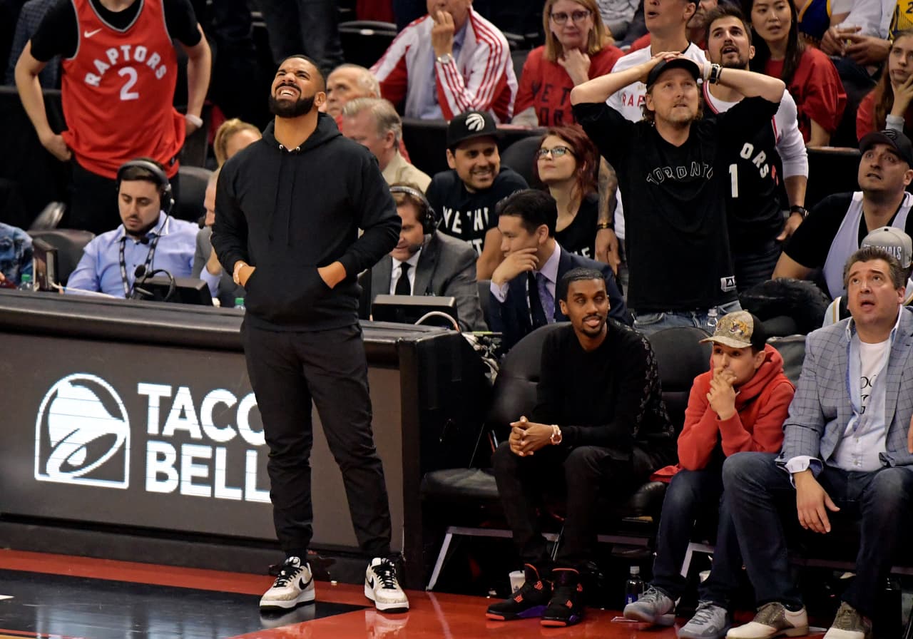 La expresión de Drake ejemplificaba lo que estaba sintiendo la afición de Toronto tras un periodo en el que se le cerró el aro a los de casa.