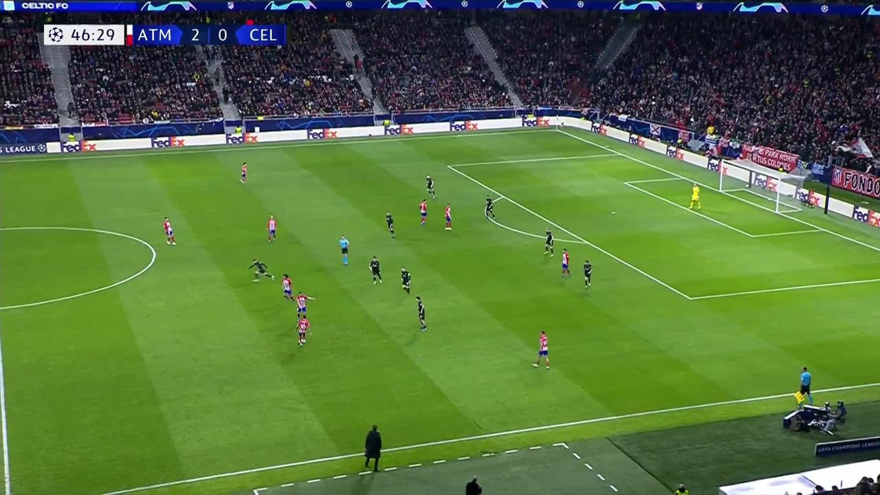 ¡TIRO ATAJADO! disparo por Ángel Correa.