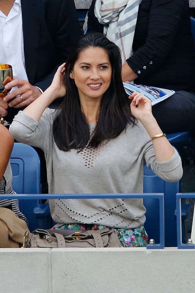 Lisa Olivia Munn es una actriz y modelo estadounidense. La estrella de Hollywood tomó las redes sociales para felicitar a su novio después de que los Packers derrotaran a los Dallas Cowboys el pasado Domingo.