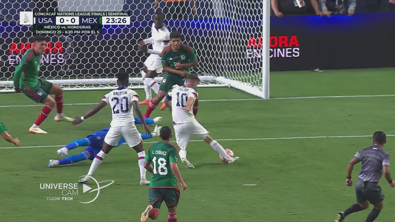 ¡Define mal! Pulisic hizo toda la jugada y manda el tiro a la grada