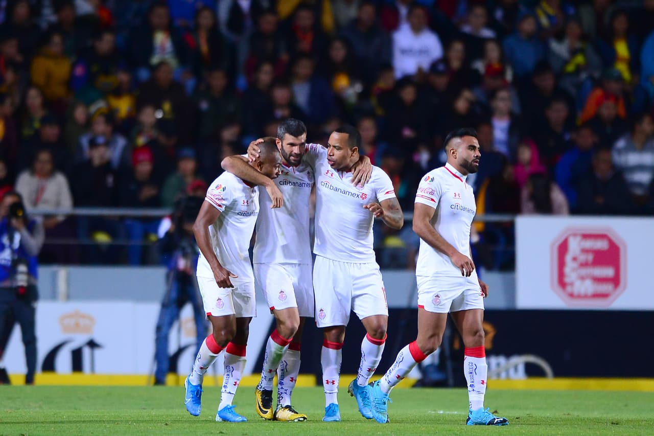 Emmanuel Gigliotti aprovechó un error de los defensores de Morelia y evadió al arquero para poner el 0-1 definitivo a favor del Toluca en el triunfo sobre Monarcas. Es la primera vez en la historia de los torneos cortos que los Diablos Rojos ganan dos juegos consecutivos en el Estadio Morelos.