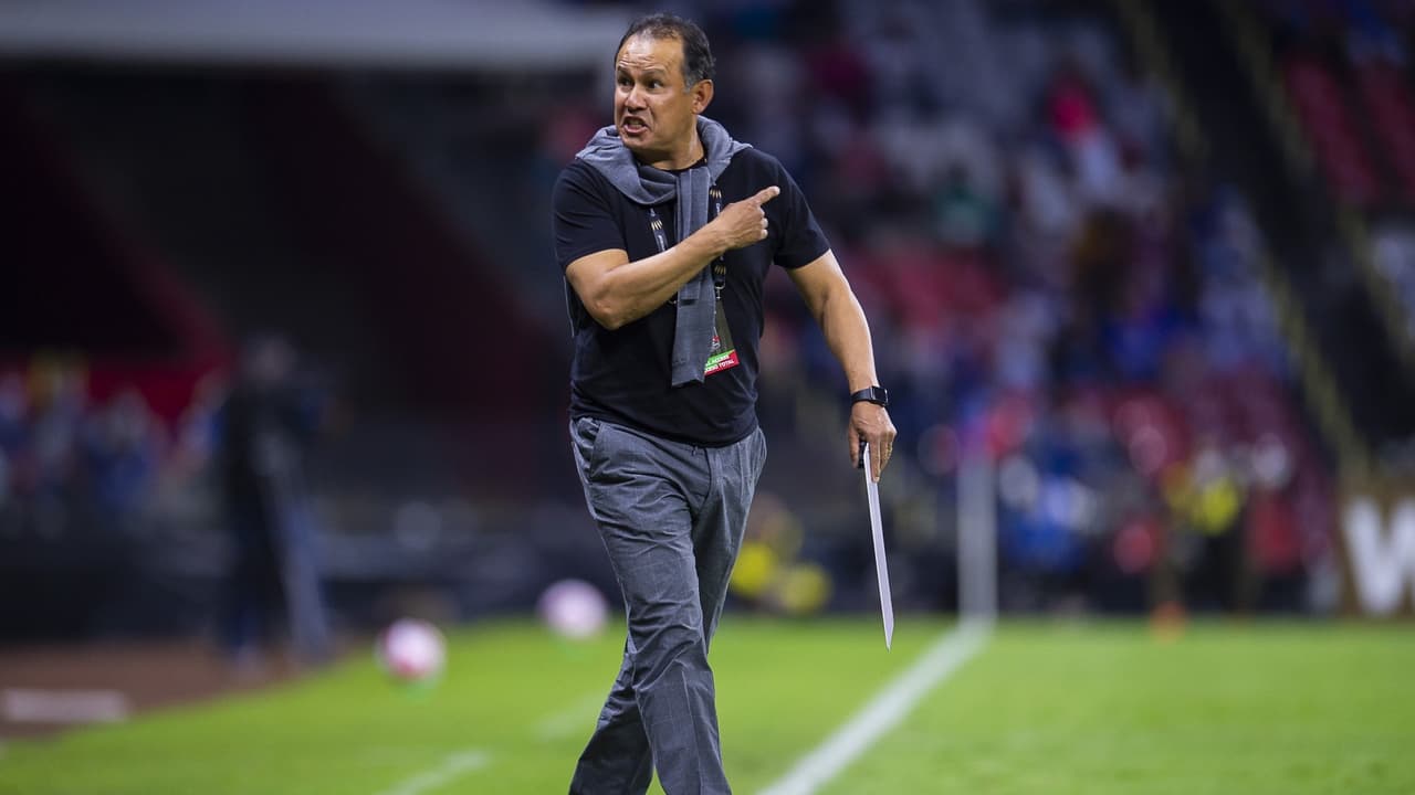 Juan Reynoso lamenta el calendario de Cruz Azul: “Es inaguantable”