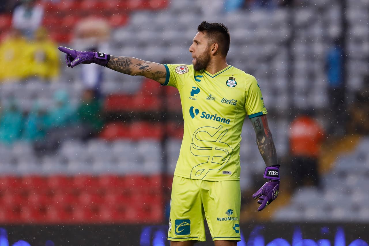 <b>Jonathan Orozco</b>. La defensiva de Santos se ubicó como la tercera de la liga al apenas tolerar 18 anotaciones, gracias al trabajo debajo de los palos del portero, irónicamente, nacido en Monterrey.