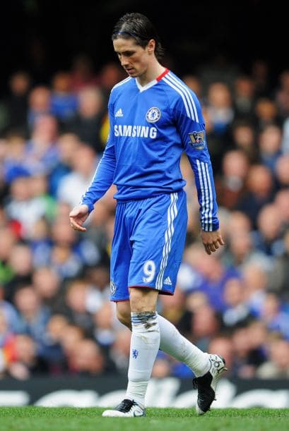 El español Fernando 'El Niño' Torres buscaba alguna oportunidad clara que abriera el marcador.