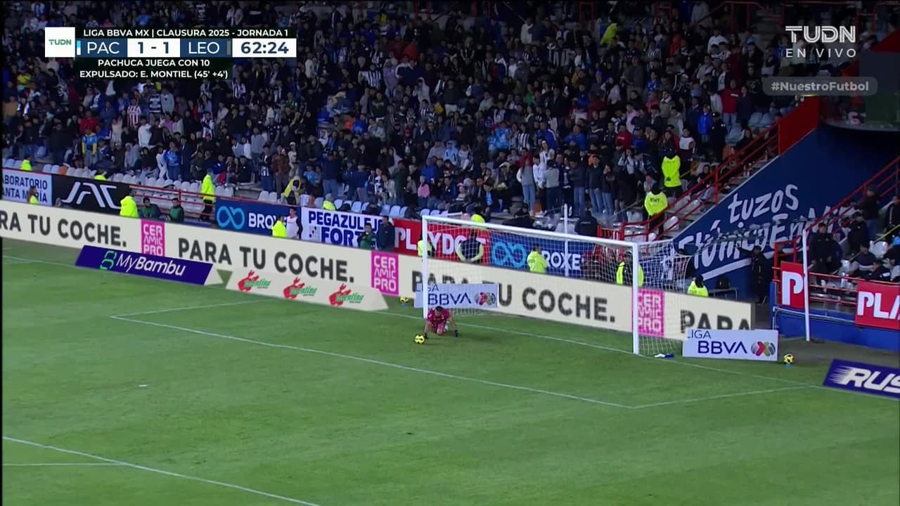 ¡TIRO ATAJADO! disparo por Emilio Rodríguez.