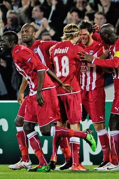 Pero otro gol de Burdeos al final del duelo significó el 2-1 final y la clasificación para los franceses.