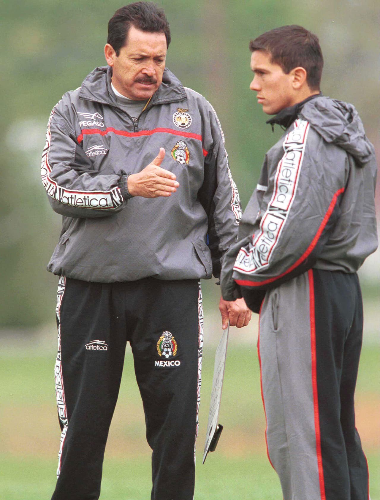 En esa instancia, Vargas llevó al equipo a derrotar 3-0 a Egipto y a un triste empate contra la débil Hong Kong.