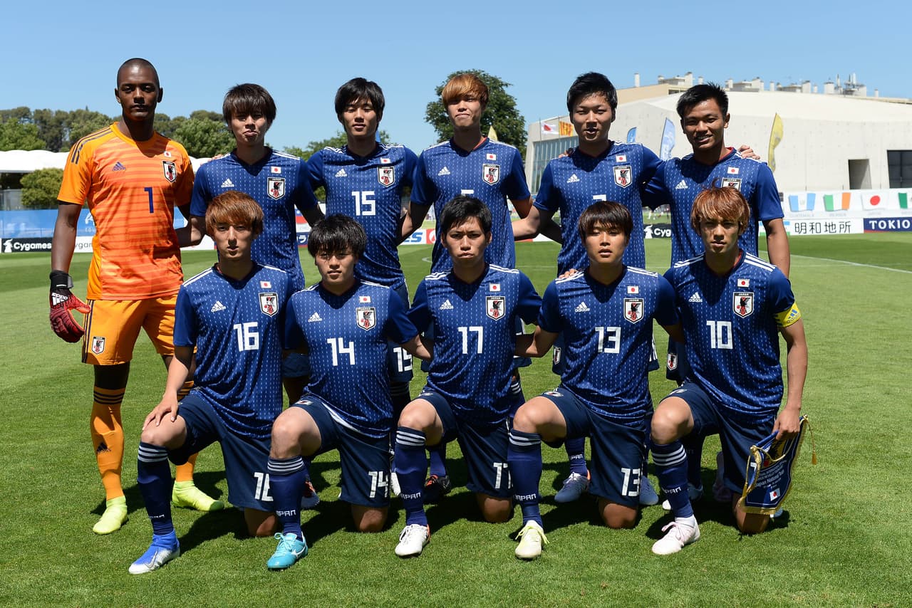 Los japoneses formaron con Obi, Shiihashi, Ominami, Okazaki, Tanaka, Iwasaki, Soma, Kamiya, Koh, Kawai y Hatate.