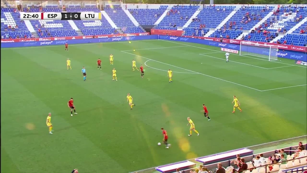 ¡GOL!  anota para España. Brahim Diaz