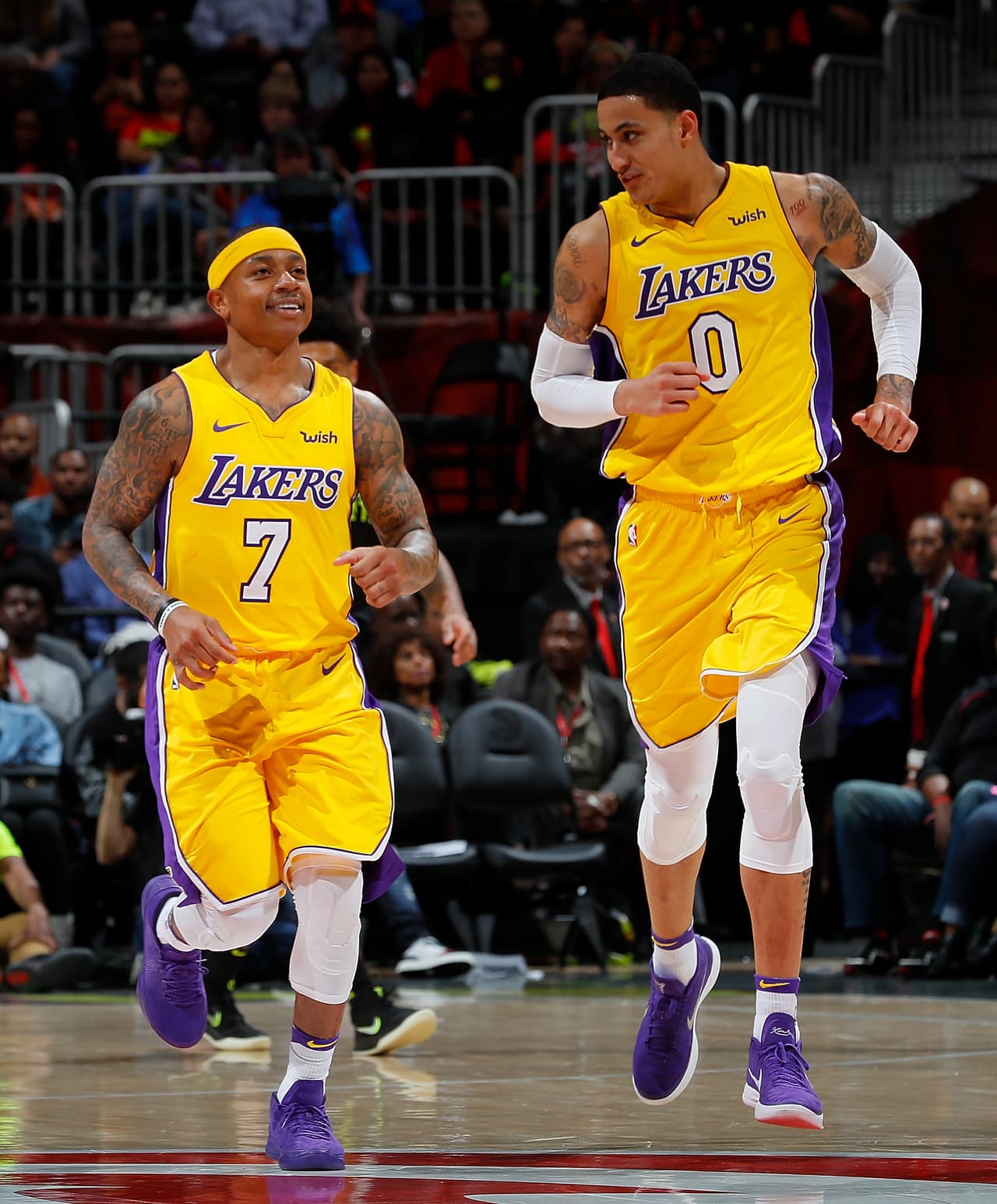 2. Los Angeles Lakers (3,300 millones de dólares)