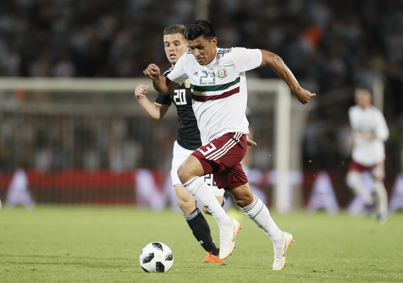 Giovani Lo Celso y Jesús Gallardo