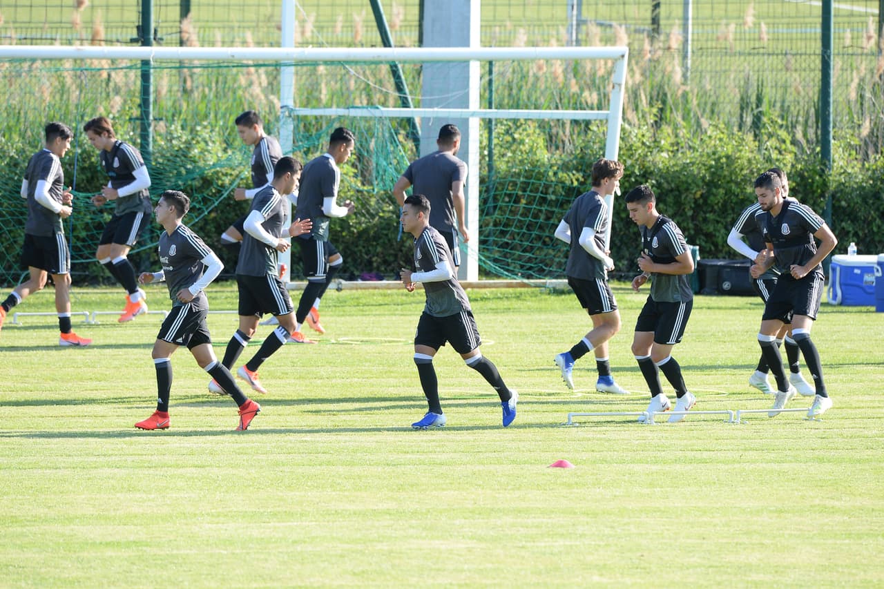 La Selección Mexicana Sub-23 tuvo un entrenamiento con buen ánimo con miras a su duelo contra Irlanda en el Torneo Esperanzas de Toulon, pues un triunfo lo acercará a la siguiente fase.