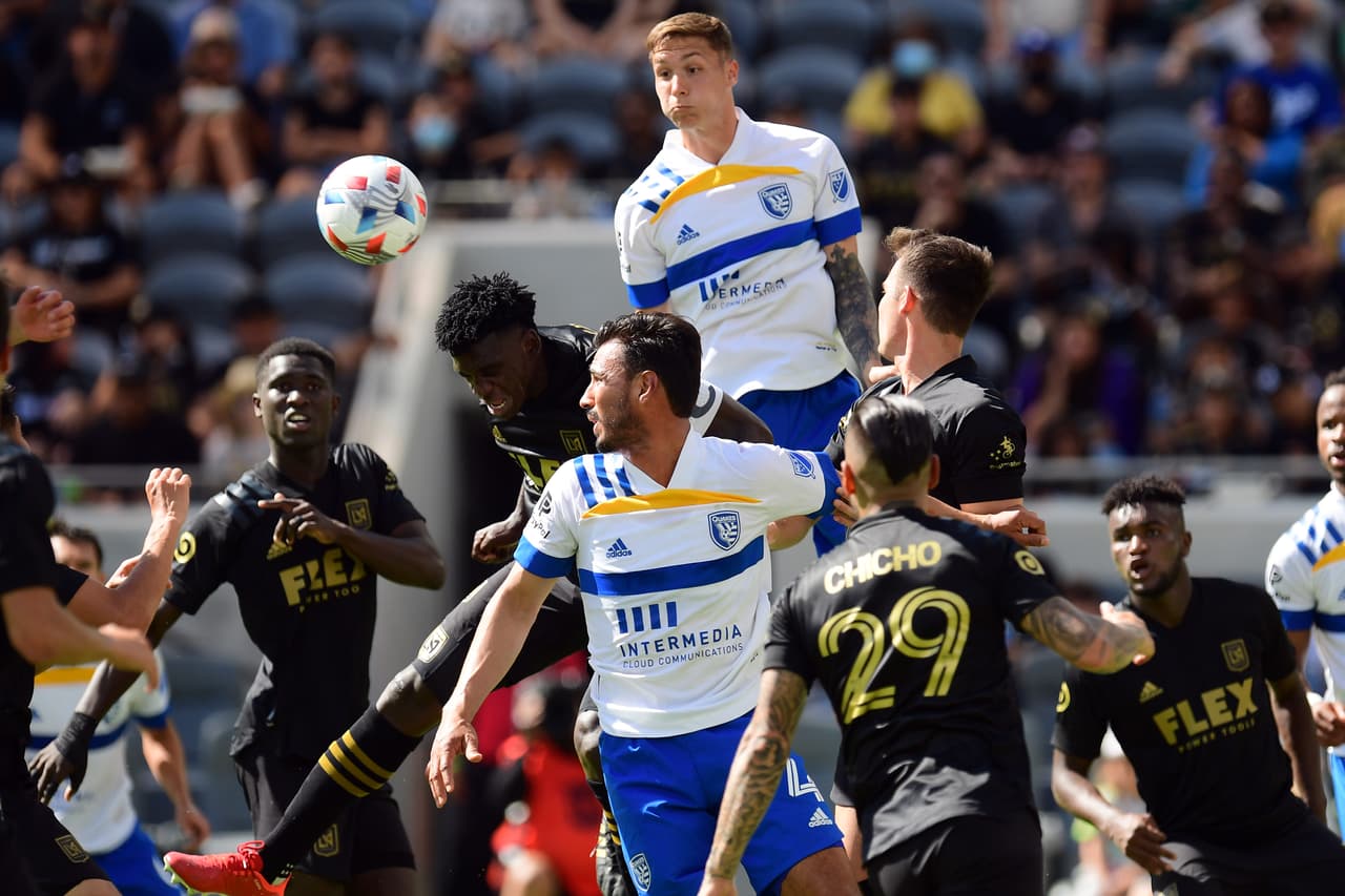 La victoria de Los Angeles Football Club se produjo sin la presencia del lesionado Carlos Vela.
<br>