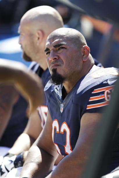 Roberto Garza ayudó de manera potencial a que su mariscal de campo, Jay Cutler, comandara a los Osos a la victoria ante los Minnesota Vikings 21-13. La línea ofensiva no permitió ninguna captura del QB y abrió los huecos para que Chicago corriera 138 yardas. Mira sus mejores imágenes. (AP-NFL)