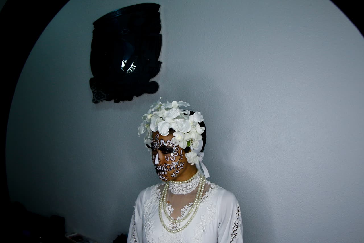 Los fanáticos de Pumas y Cruz Azul le dieron un color especial a la fiesta de la Jornada 15 con su alegría e incluso algunos lo hicieron con atuendos en homenaje al Día de los Muertos.