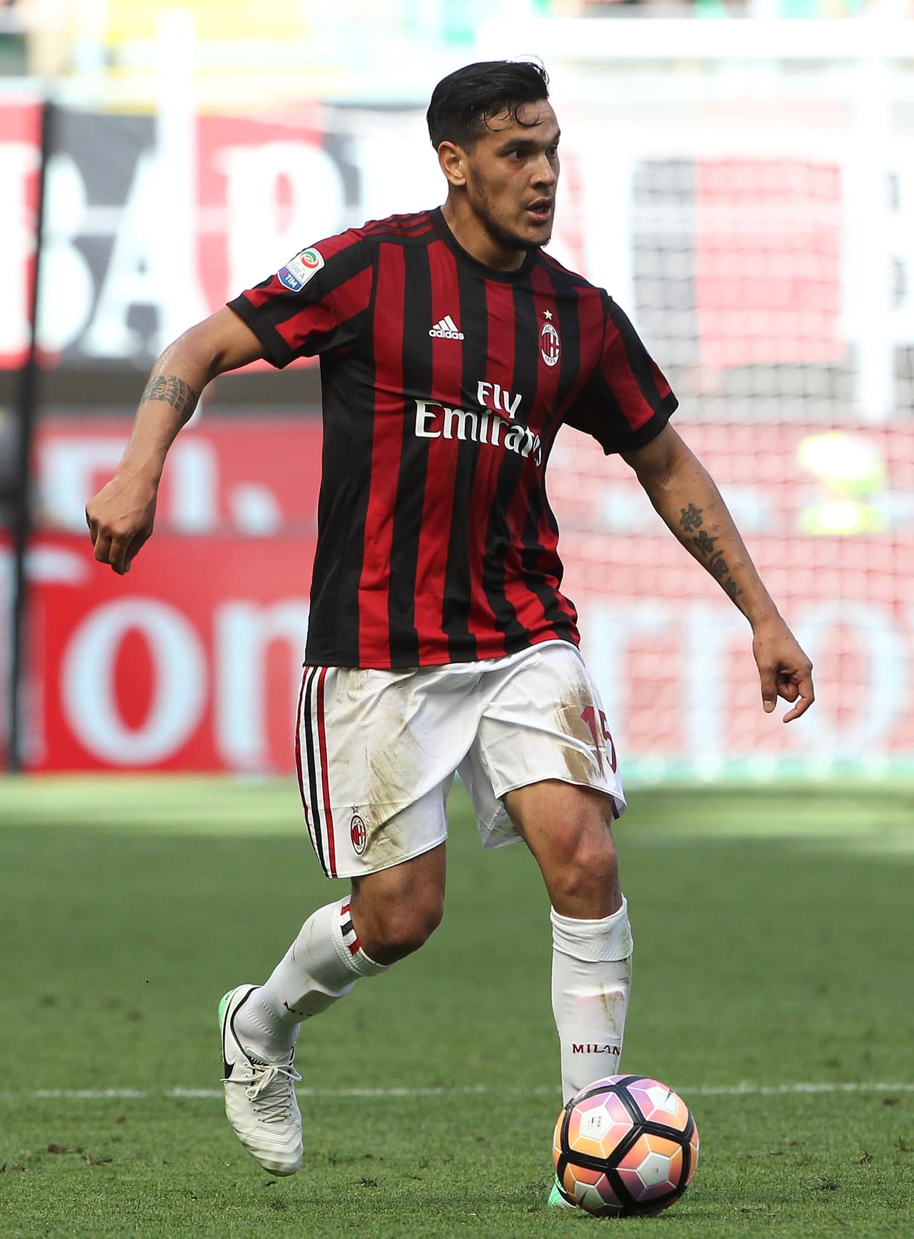 En Argentina cada vez más suena la posibilidad de que Gustavo Gómez –paraguayo– deje el Milan para incorporarse a Boca Juniors.