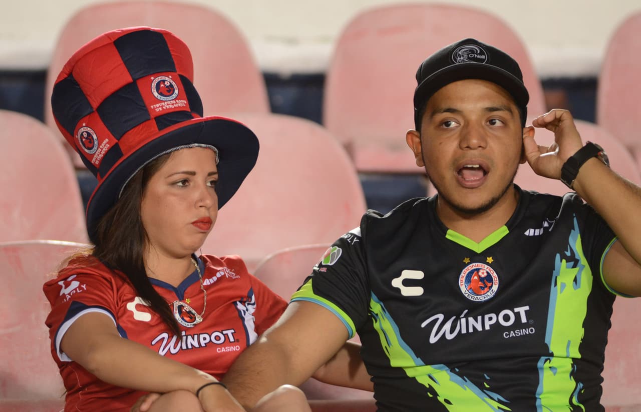 El colorido de la afición en la Jornada 12