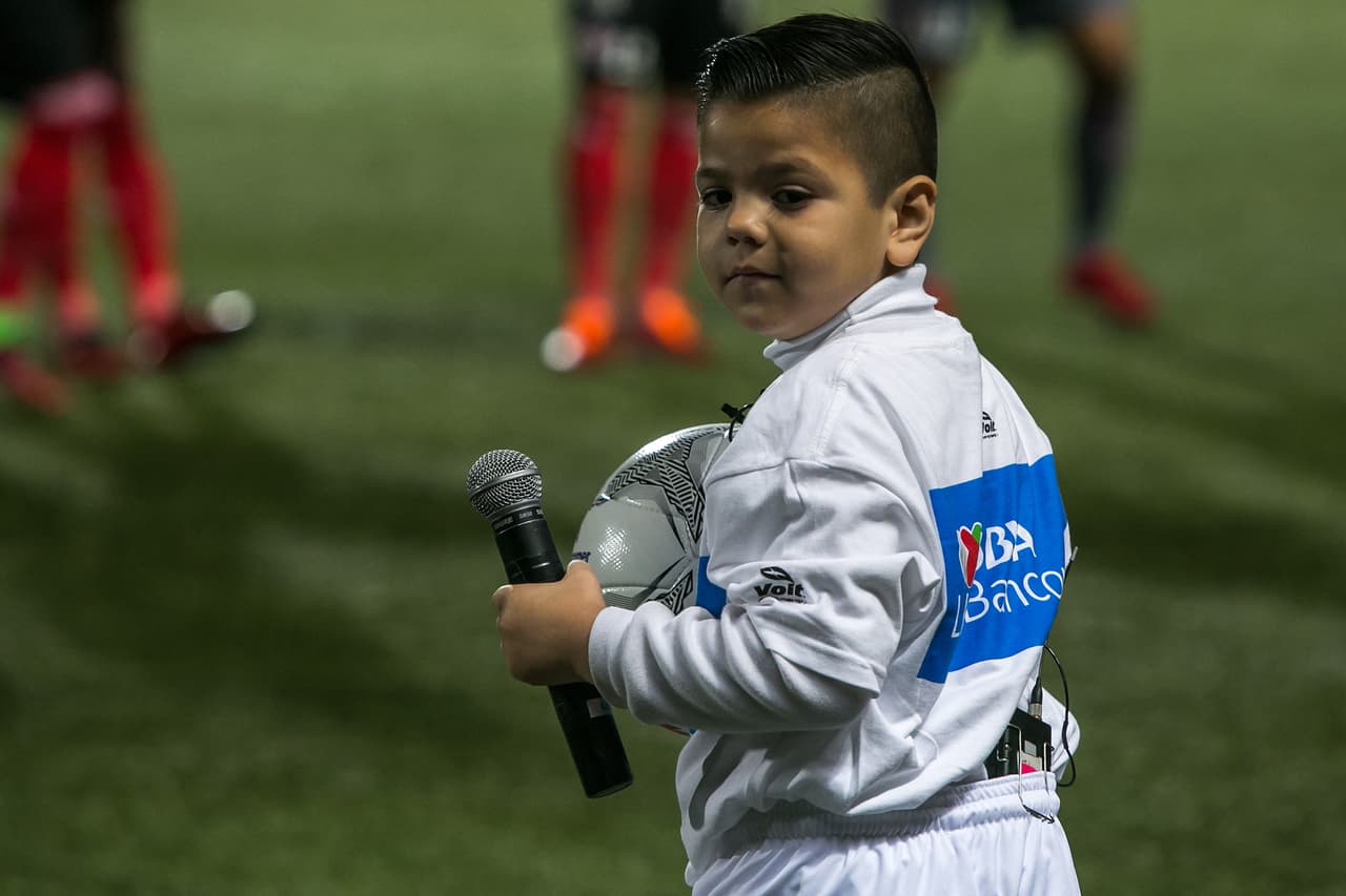 El colorido de la afición en la Jornada 12