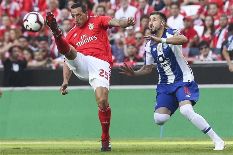 Héctor Moreno fue titular en la derrota del Porto 1-0 contra Benfica de visitante, resultado que relegó a su equipo al tercer lugar en Portugal. Jesús 'Tecatico' Corona estuvo 24 minutos en cancha.
