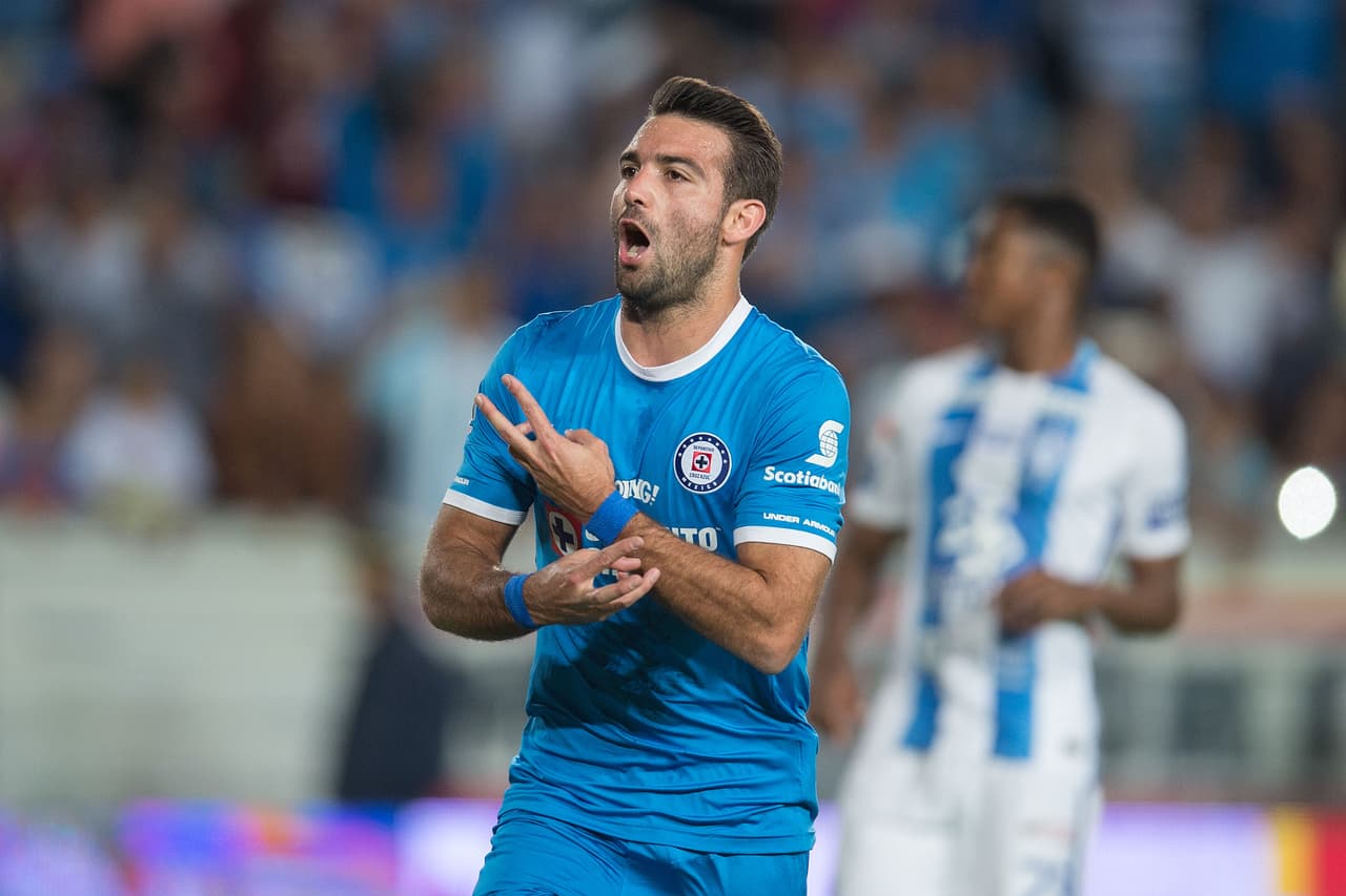 Martín Cauteruccio llegó con cartel de ‘delantero letal’ al Cruz Azul y estuvo lejos de serlo. El charrúa logró su primer gol en liga apenas en la penúltima jornada... y fue desde los once pasos.