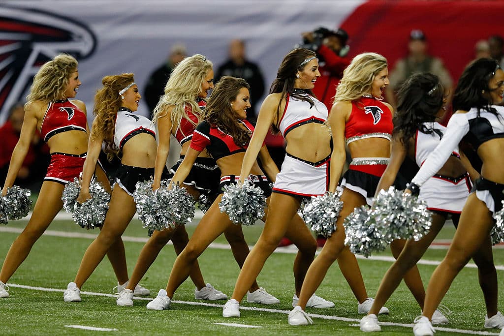 Los Atlanta Falcons tuvieron la ofensiva más explosiva de la NFL esta temporada y lucharan por un pase a la Final de división ante los Seahawks. Gran parte de su éxito se debe al apoyo incondicional que les brindaron sus bellas cheerleaders.