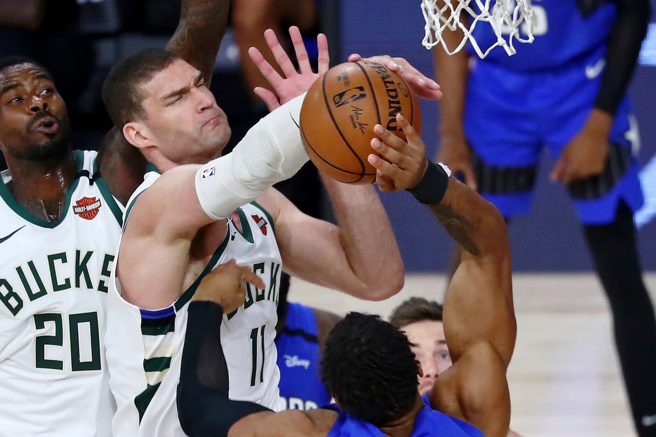 Los Milwaukee Bucks reaccionan en los Playoffs y le pegan 96-111 al Orlando Magic y empatan la serie.