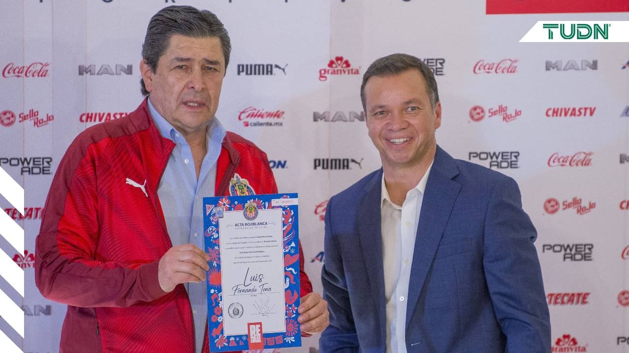 Luis Fernando Tena revela el contrato que firmó con Chivas