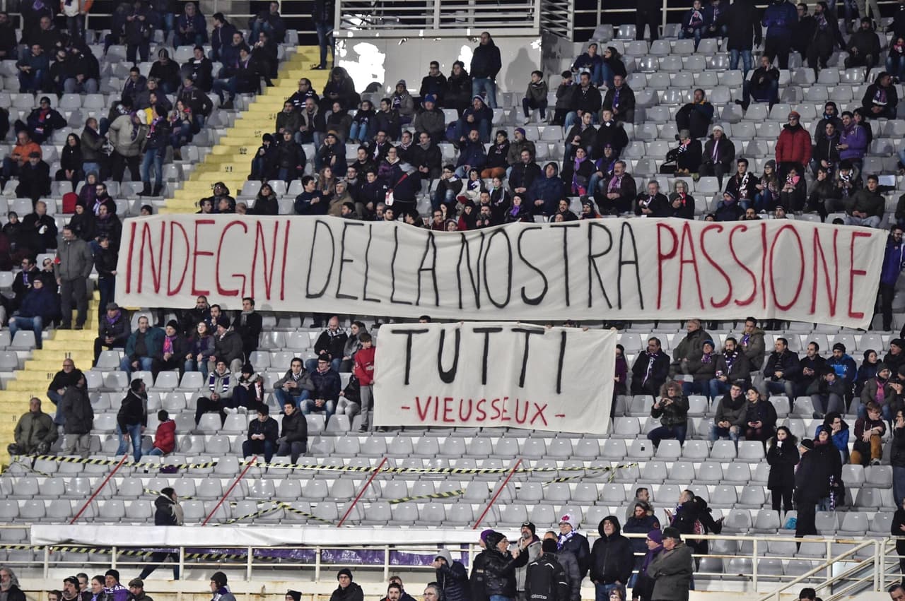 En las tribunas la afición de la Fiorentina y la del Torino también se hizo presente. Unos salieron de mal humor y otros con la tranquilidad de salvar una derrota.