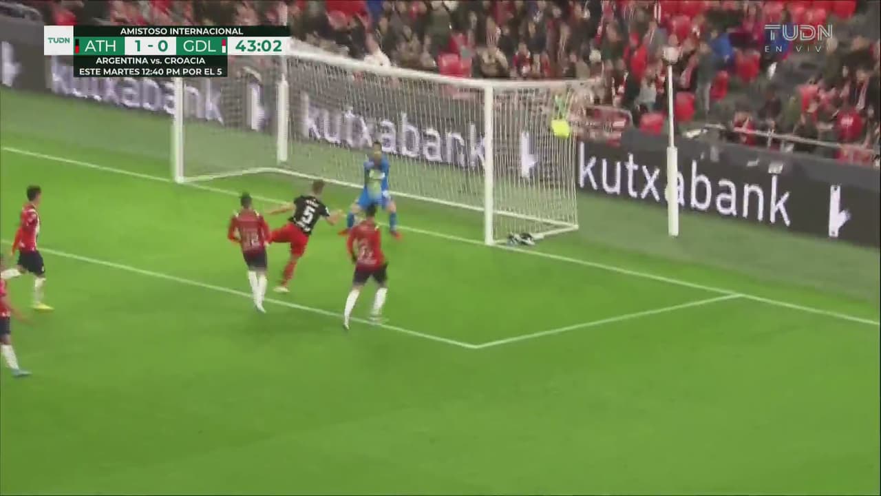 ¡Perdona! Yeray remata directo a la posición del Wacho