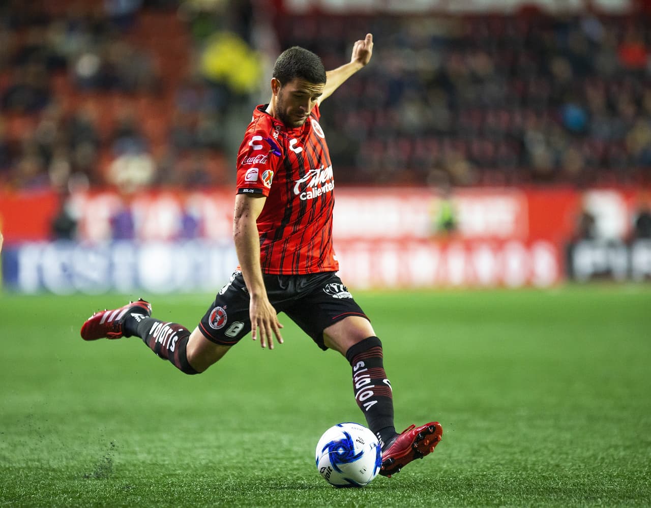 Con solitario gol de Christian Tabó, los Camoteros le pegan a los Xolos en su casa.