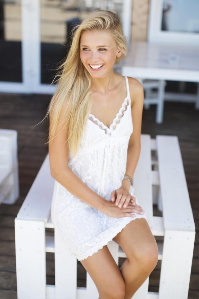 Scarlett es una de la mujeres más bellas de Alemania y recientemente la joven confirmó su noviazgo con el futbolista el Borussia Dortmund. Ahora Reus tiene algo con que inspirarse.