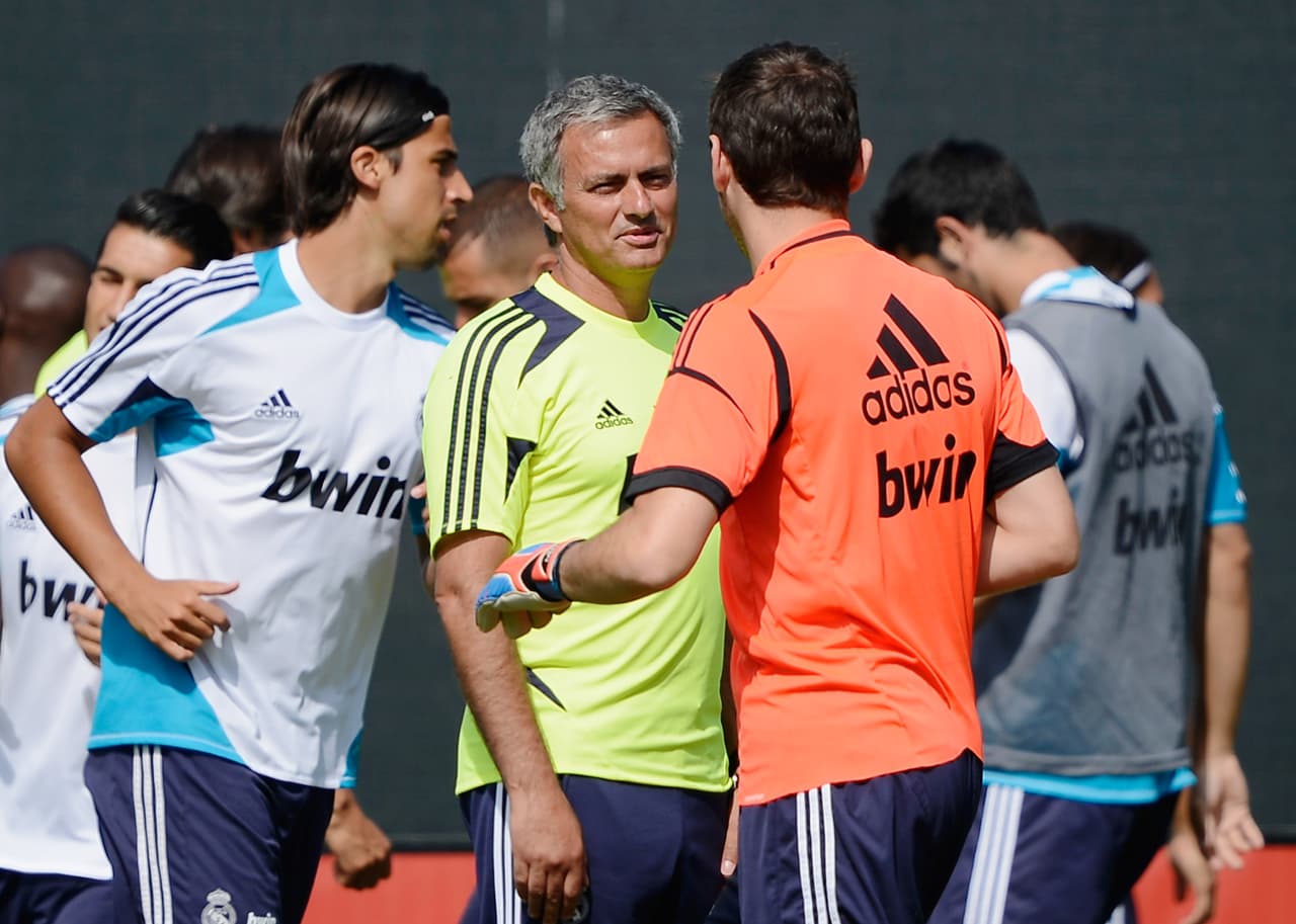 José Mourinho Vs. Iker Casillas: "Me callé por el bien del club, para no estar montando un circo cuando la situación no era buena", dijo el portero español una vez salió del Real Madrid. El portugués lo fue relegando al banco de suplentes hasta que lo forzó a salir del club.