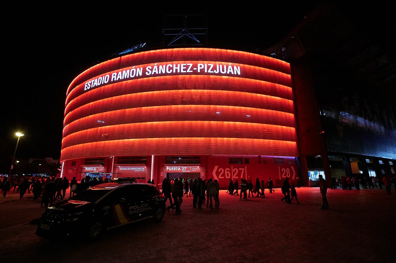 El juego de Ida de Cuartos de Final de la Copa del Rey entre Sevilla y Barcelona tiene un color especial en el estadio Ramón Sánchez-Pizjuán, con ambiente casi de final entre dos grandes.