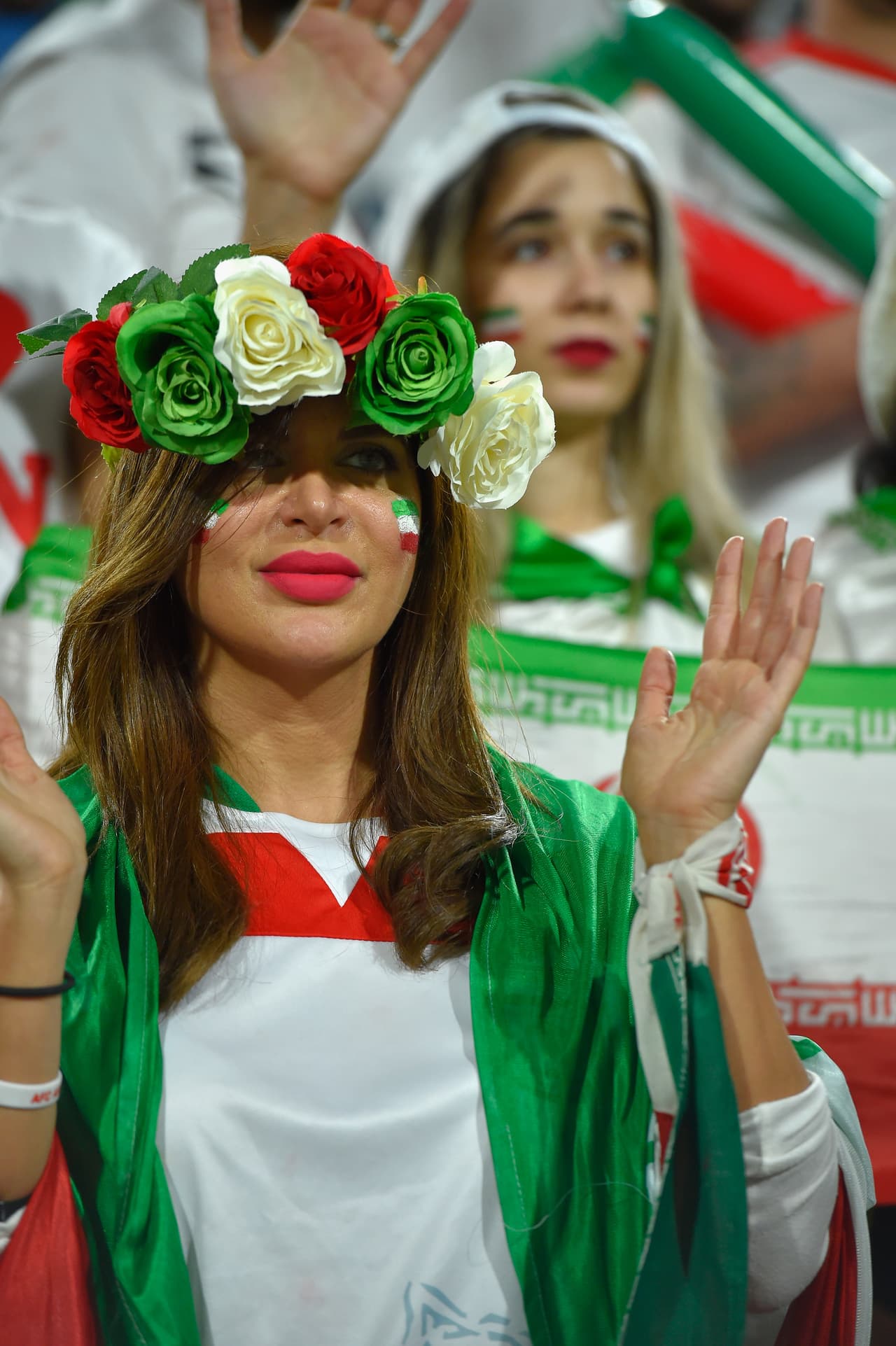 Los hinchas le dan un color a la fiesta de la Copa de Naciones Asiáticas que vive la intensidad en Cuartos de Final con los duelos de Irán que venció a China (foto) y de Japón que derrotó a Vietnam.