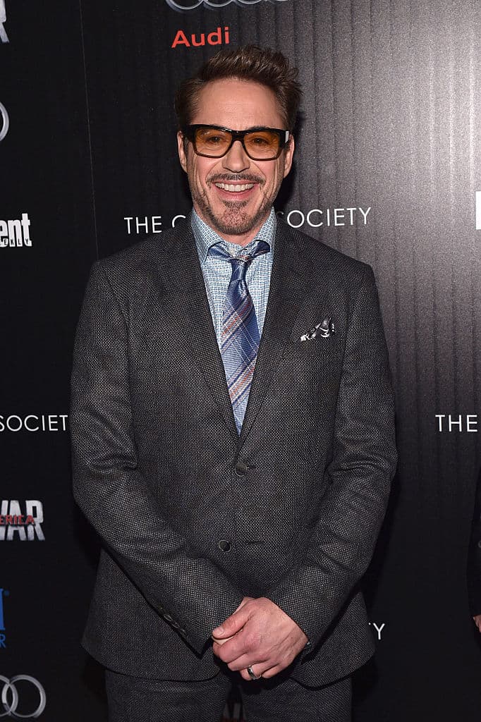 Sting y Robert se volvieron buenos amigos luego de que ambos aparecieran en la serie estadounidense de Ally McBeal.