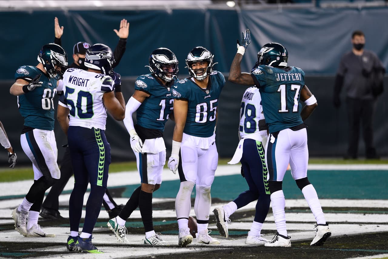 Seattle juega mejor y Seahawks vencen 23-17 a los Philadelphia Eagles.