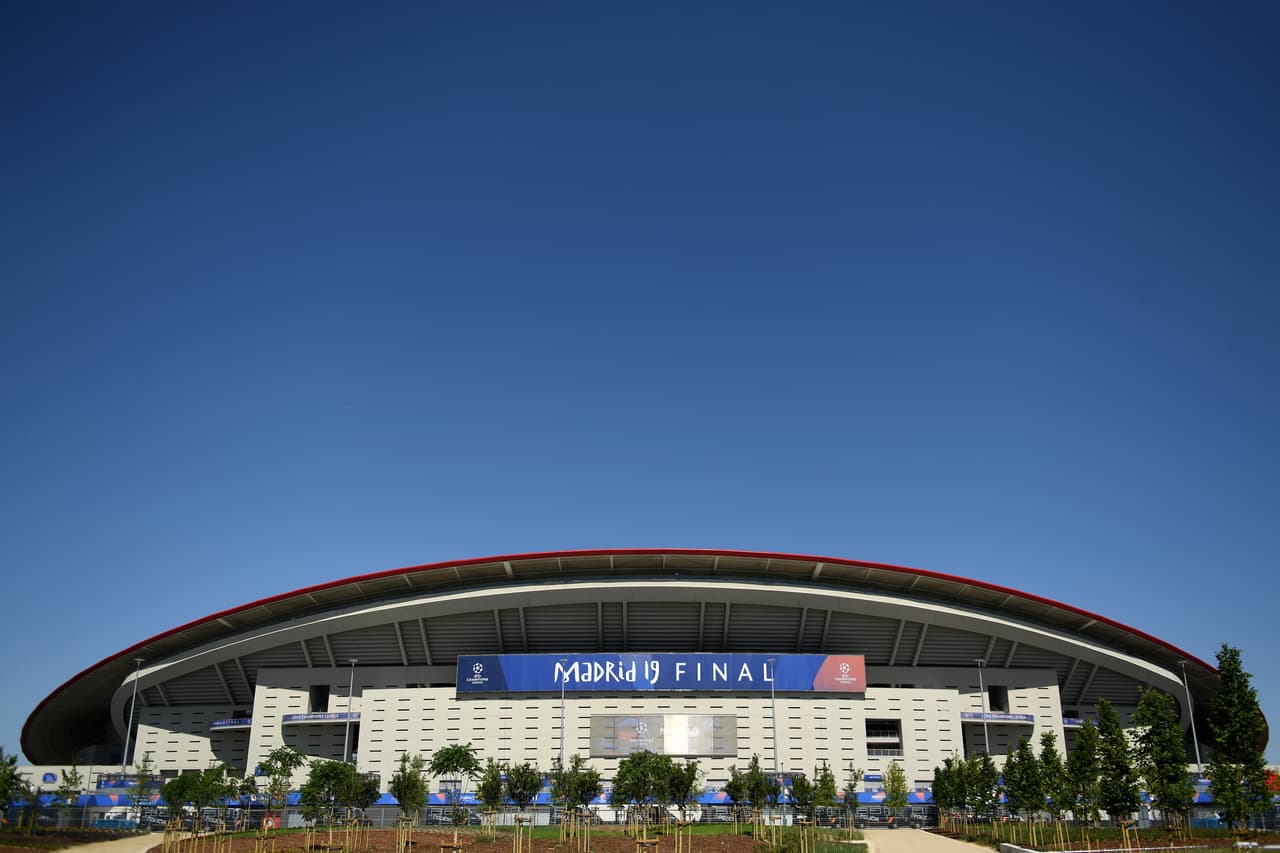 Desde muy temprano la Policía de Madrid se tomó el Estadio Metropolitano para mantener la seguridad de la Final de Champions League entre Liverpool y Tottenham. Se designaron cerca de 4.700 efectivos para el operativo en el escenario y sus cercanías, quienes han realizado inspección de las tribunas además de revisiones a los fanáticos que van llegando.