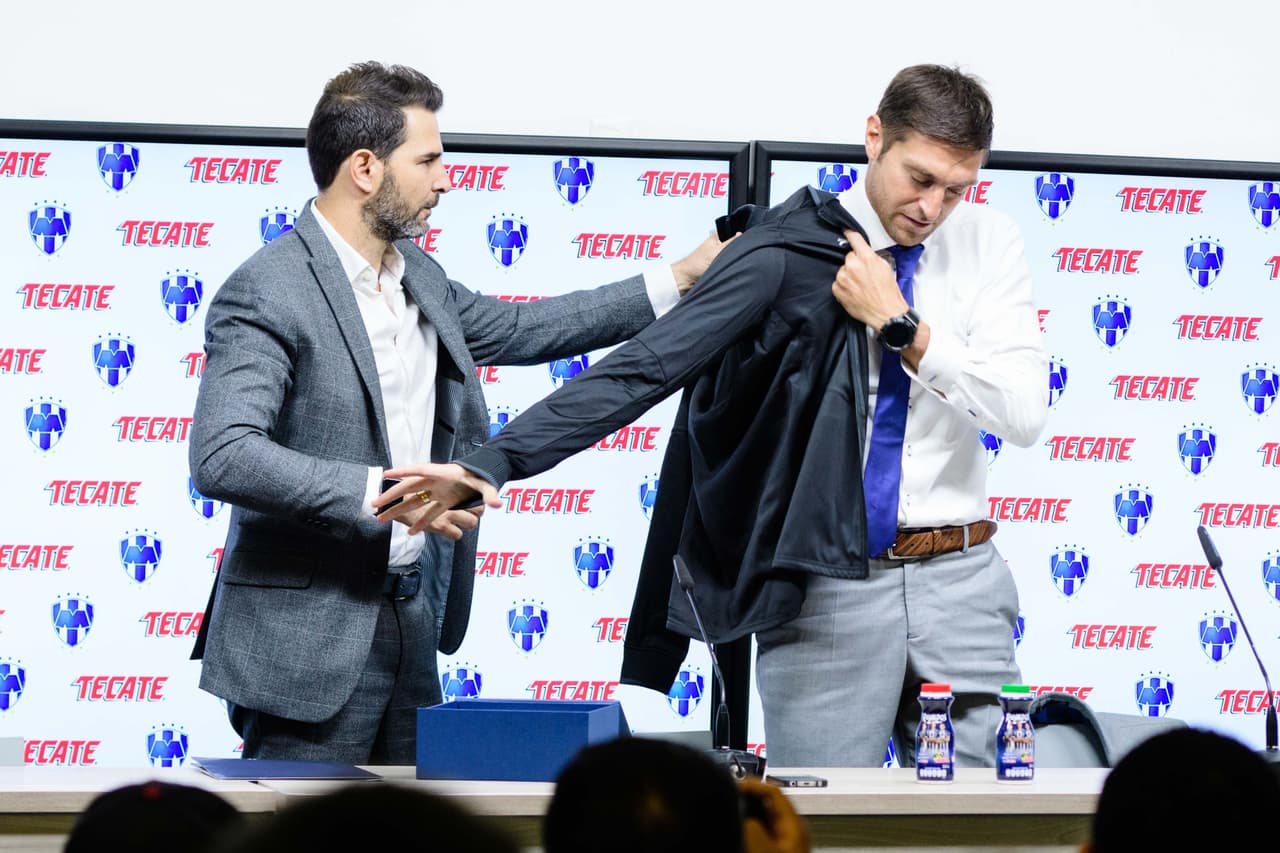 Con su nueva piel, Alonso espera transmitir su mentalidad ganadora en un club que viene con el ánimo en descenso y que, incluso, padeció la temporad pasada de malos cobros en penaltis.