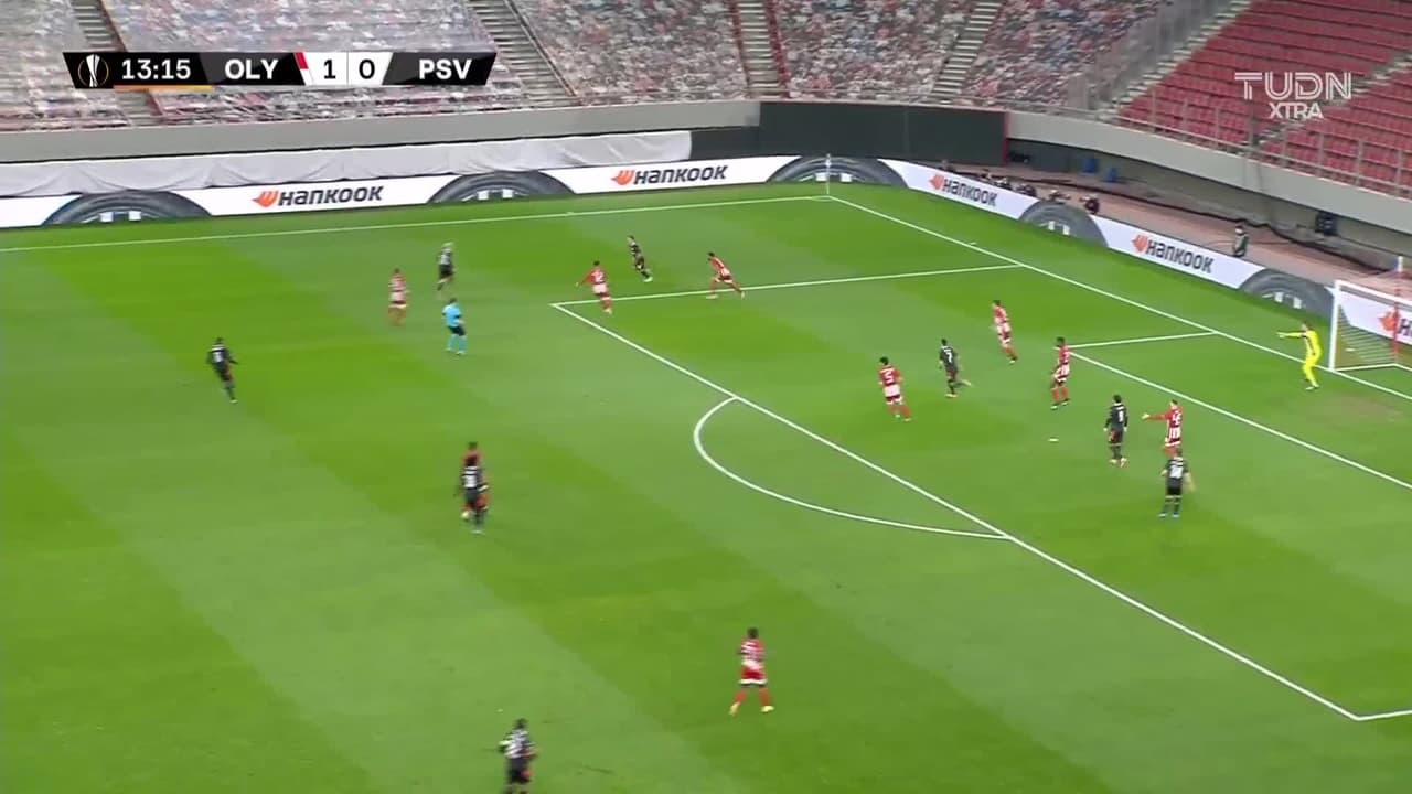 Lo empató el PSV... Recorte, desvío y Zahavi puso el 1-1