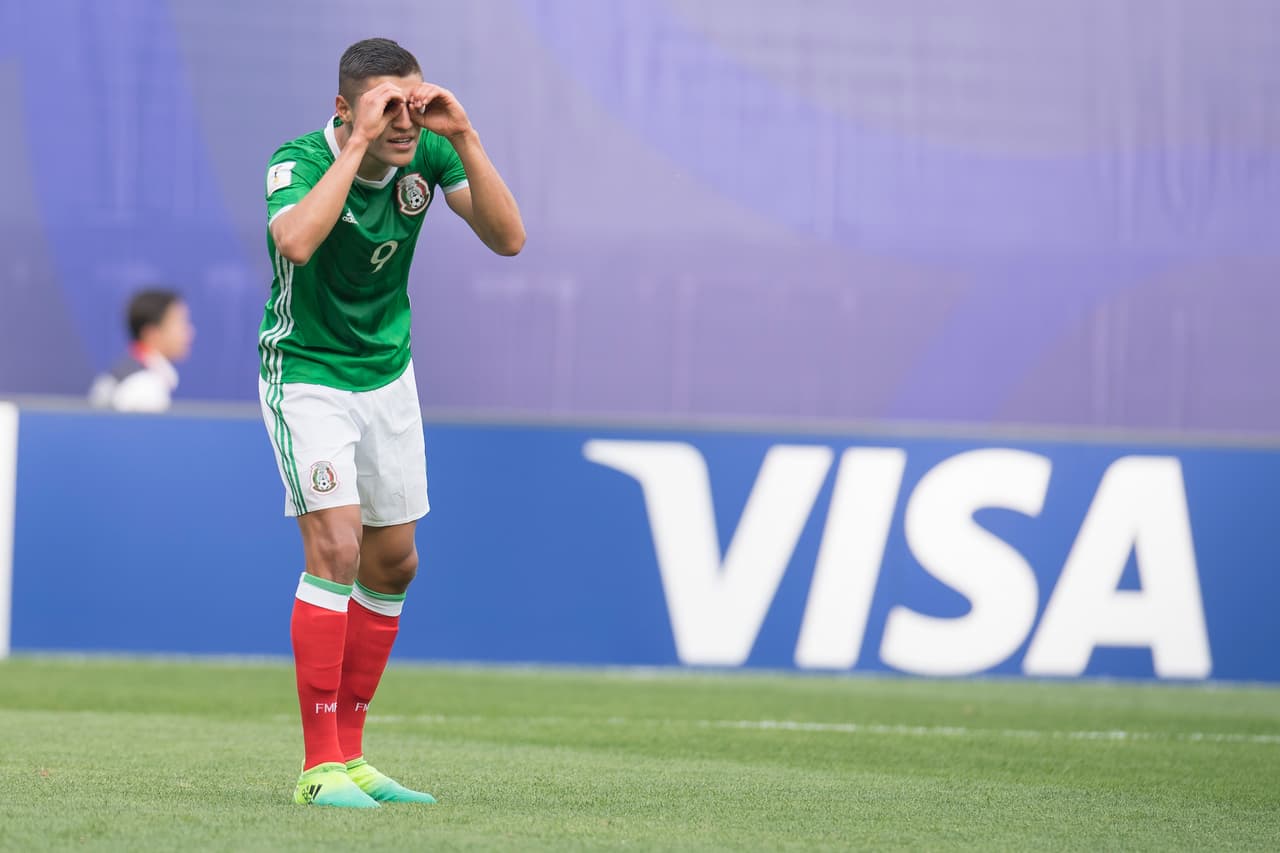 Así llegó al minuto 25 el gol de Ronaldo Cisneros con el que se puso el 2-0 a favor de México.