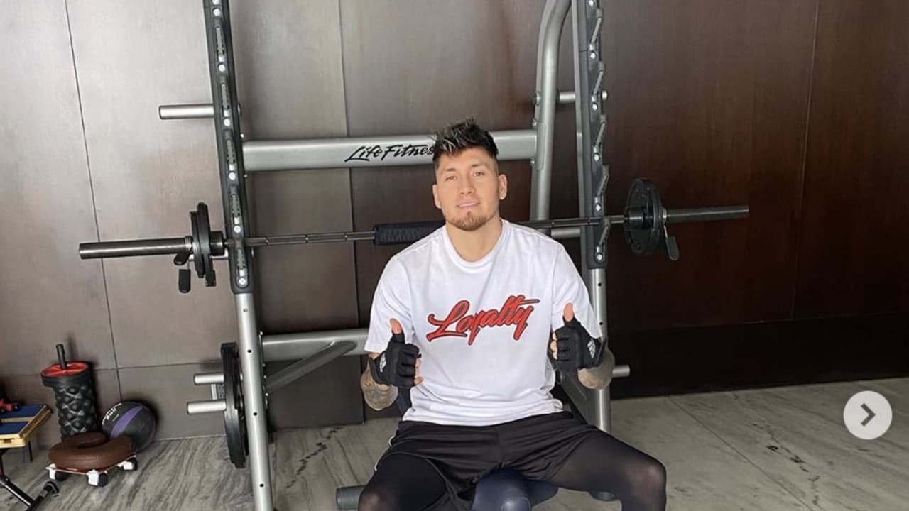 ¡Que voluntad! Nico Castillo ya dejó la muletas y camina con normalidad