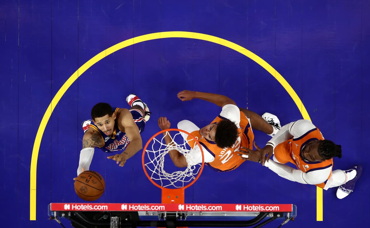 Juan Toscano asistió a la preparatoria Castro Valley y más tarde fue a la Universidad Marquette de 2011 a 2015 y se especializó en criminología y estudios de derecho.
<br>