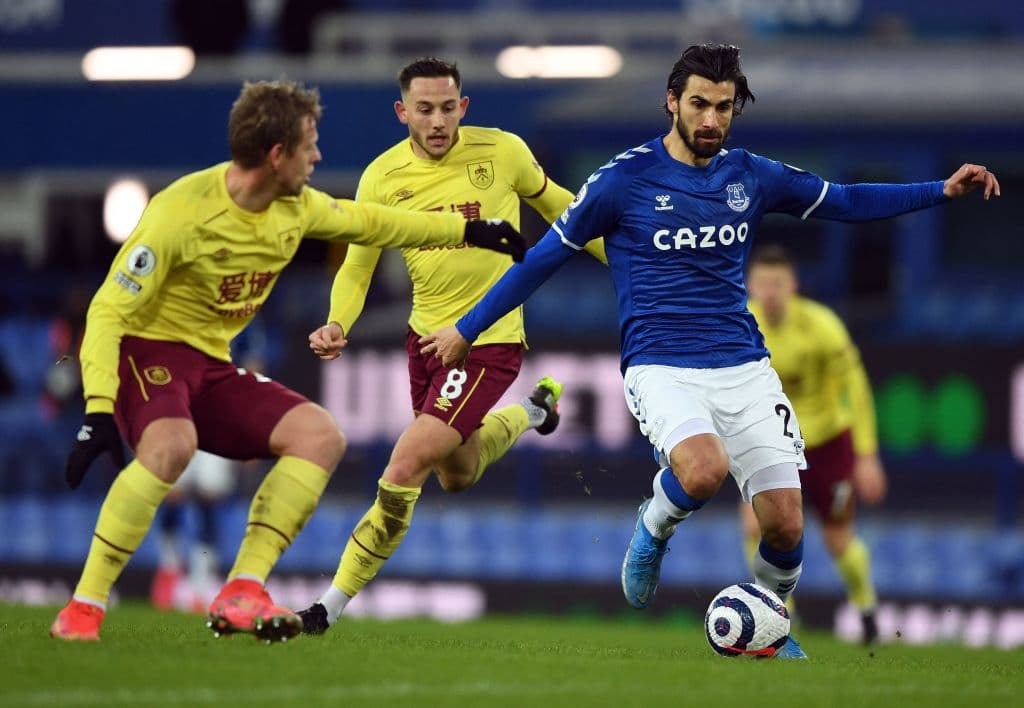 Con la ausensia de James Rodríguez, el Everton da pelea pero terminan cayendo 1-2 en casa frente al Burnley.
