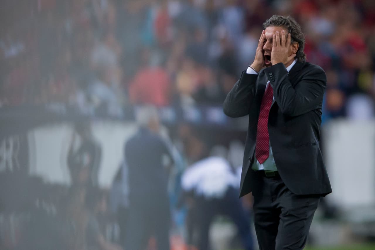 Sin embargo, los siguientes dos partidos fueron una derrota por 3-1 a manos de Lobos y un empate por 1-1 con Necaxa.