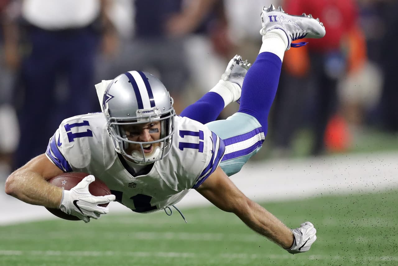 Uno de los blancos predilectos del QB Prescott, Cole Beasley.