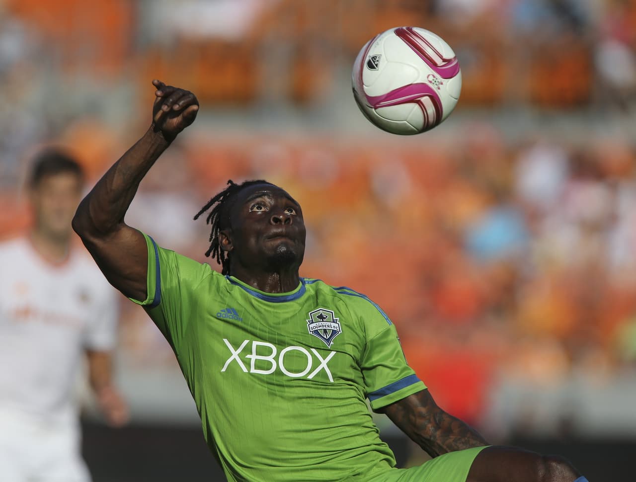 Obafemi Martins - $3 millones | Con muchos kilómetros recorridos por Europa, el nigeriano se unió a Seattle Sounders en 2013. Desde entonces ha justificado con goles su salario en la MLS.