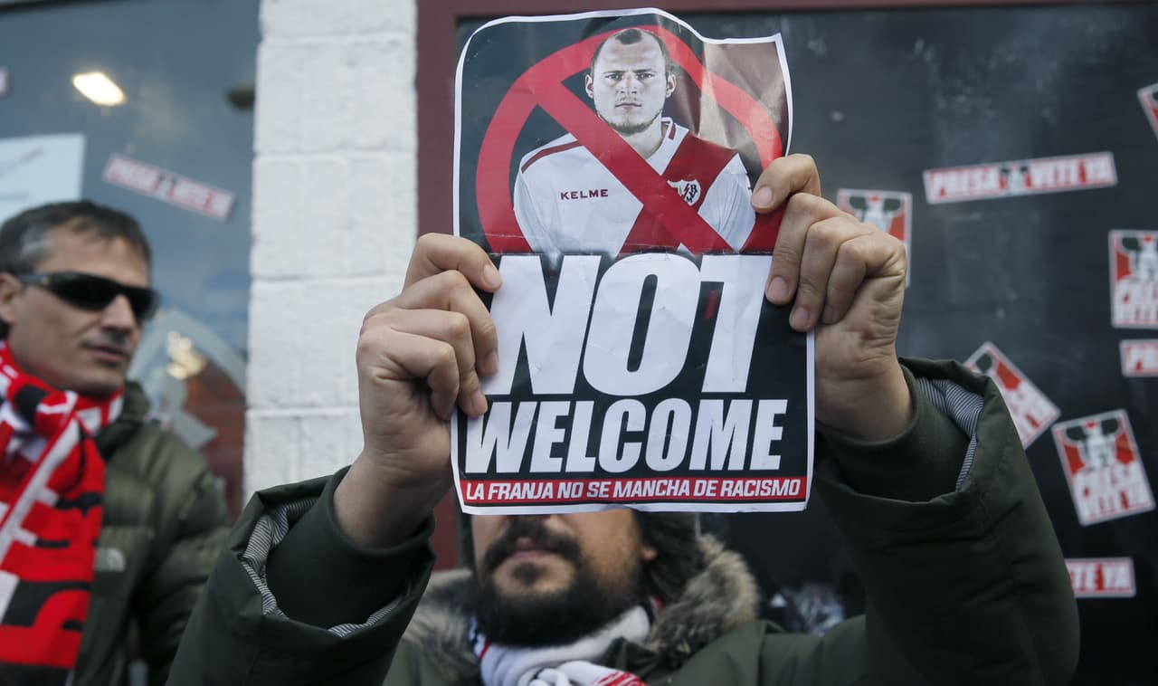 Los aficionados rayistas suelen movilizarse políticamente.